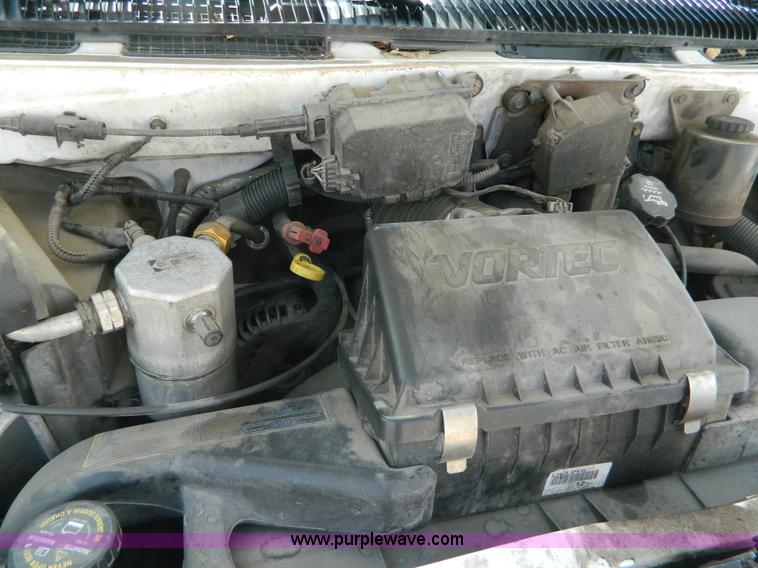 image for item K8109 2004 Chevrolet Astro Cargo van