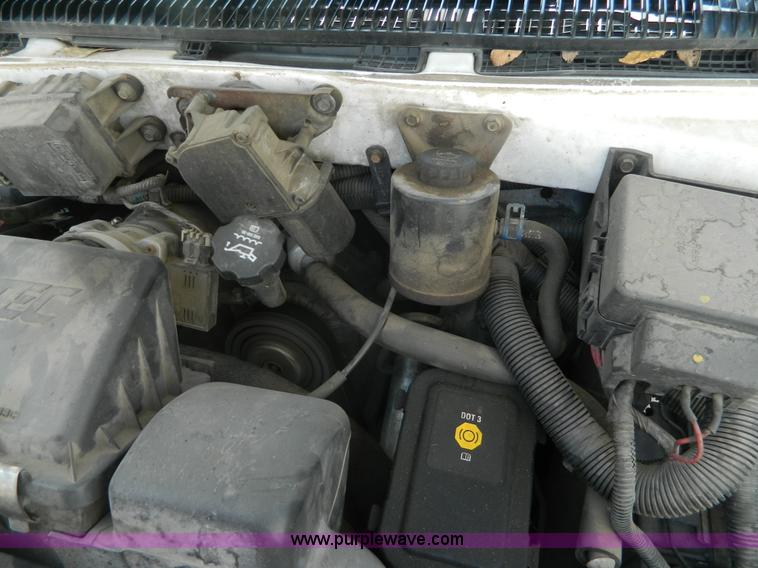 image for item K8109 2004 Chevrolet Astro Cargo van