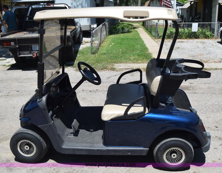 image for item L2706 Ez-go golf cart