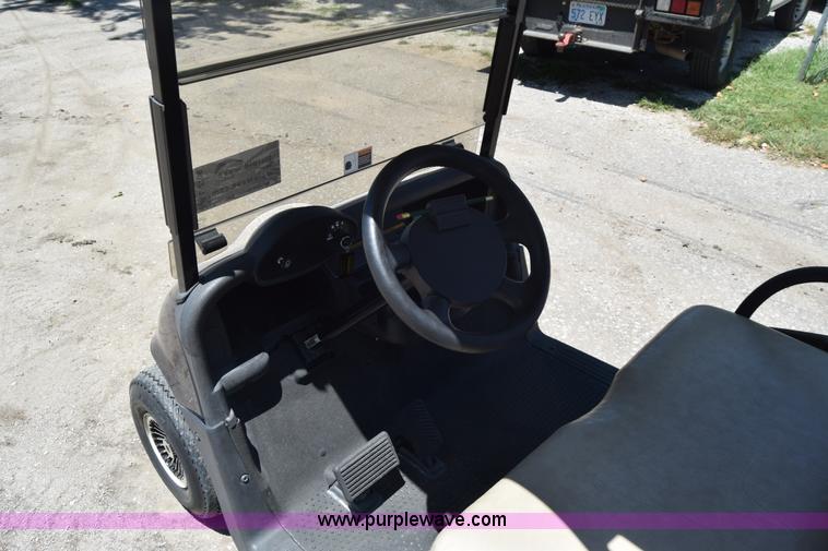 image for item L2706 Ez-go golf cart