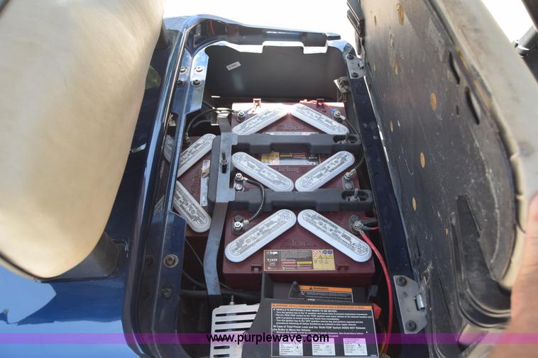 image for item L2706 Ez-go golf cart