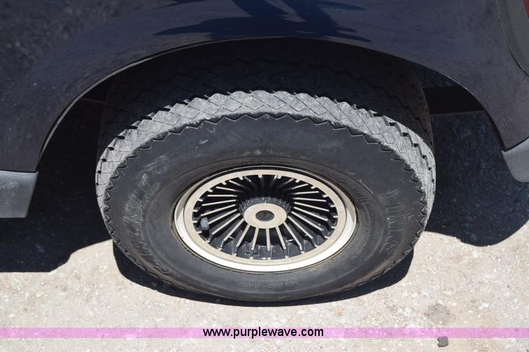 image for item L2706 Ez-go golf cart