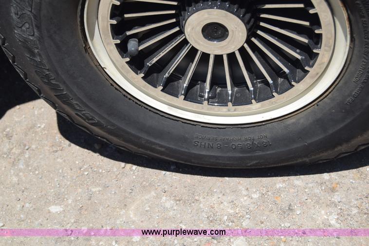 image for item L2706 Ez-go golf cart