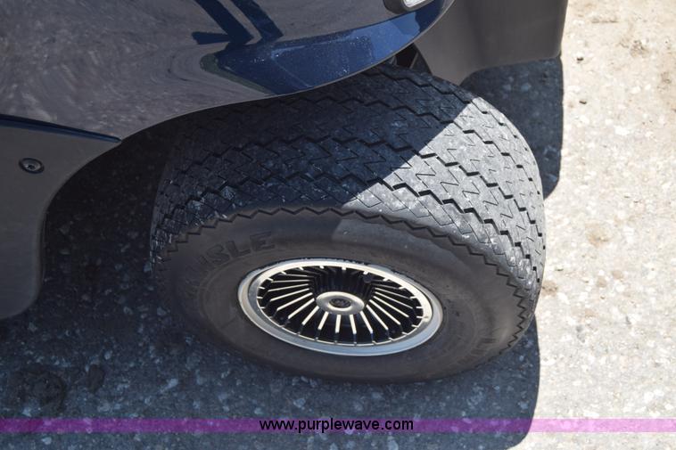 image for item L2706 Ez-go golf cart