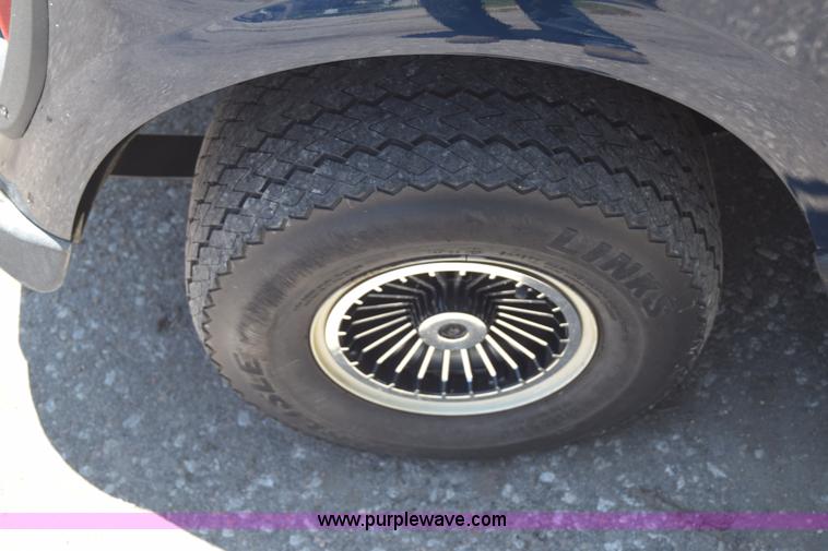 image for item L2706 Ez-go golf cart