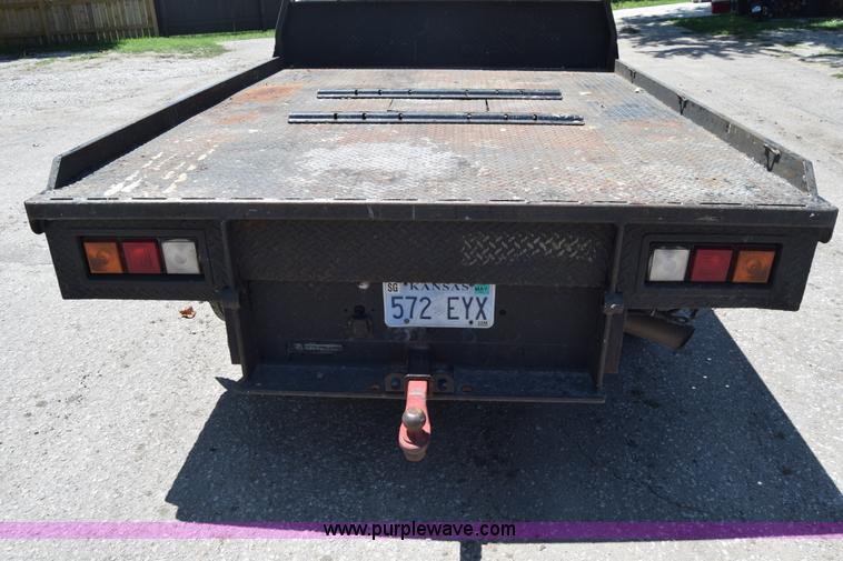 image for item L2708 2005 Chevrolet Silverado 2500HD Crew Cab flatbed pickup truck