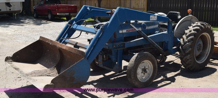 image for item L2709 Ford 2000 tractor