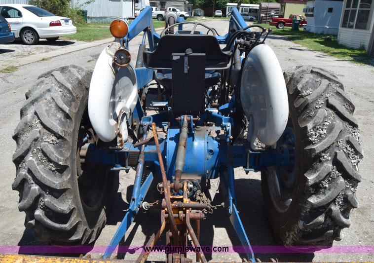 image for item L2709 Ford 2000 tractor