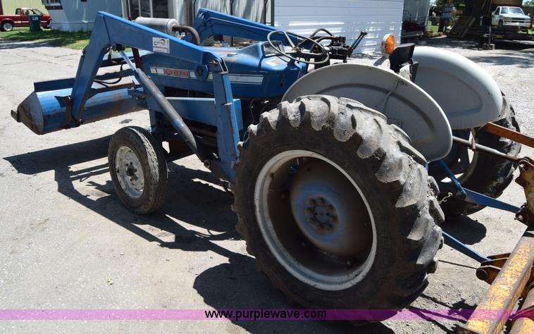 image for item L2709 Ford 2000 tractor