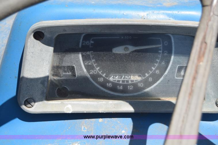 image for item L2709 Ford 2000 tractor