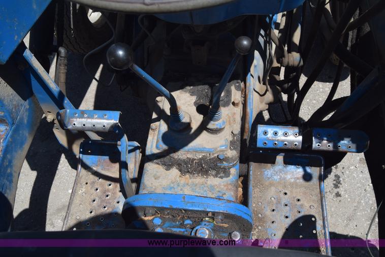 image for item L2709 Ford 2000 tractor