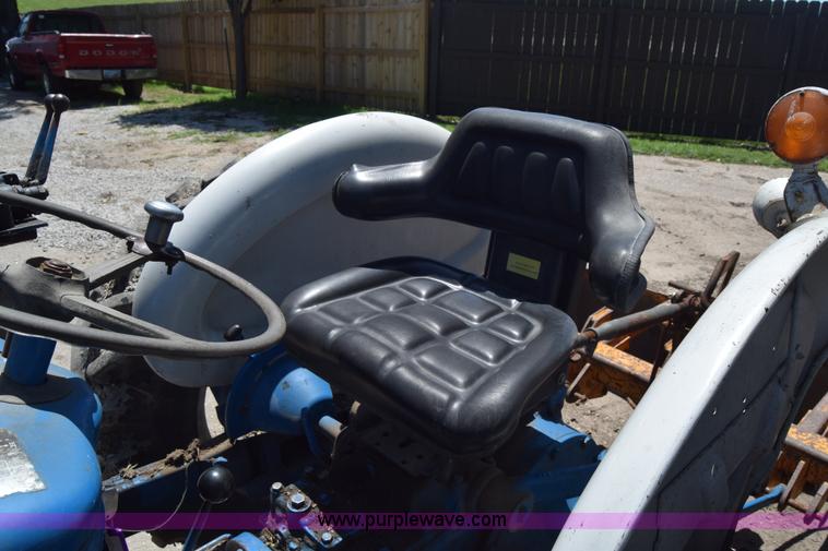 image for item L2709 Ford 2000 tractor