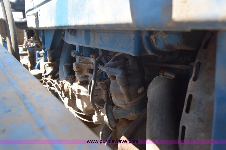 image for item L2709 Ford 2000 tractor