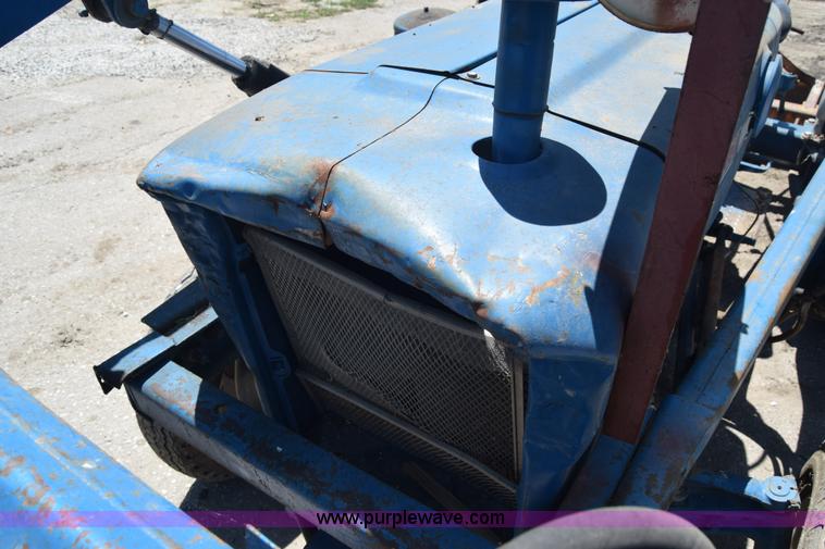 image for item L2709 Ford 2000 tractor