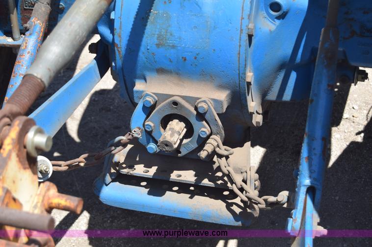 image for item L2709 Ford 2000 tractor