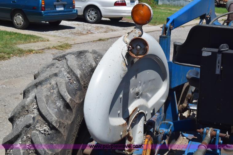 image for item L2709 Ford 2000 tractor
