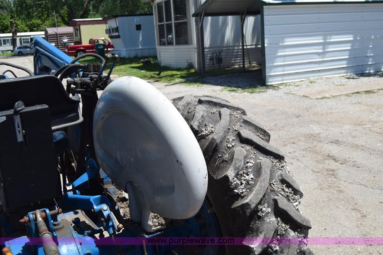 image for item L2709 Ford 2000 tractor