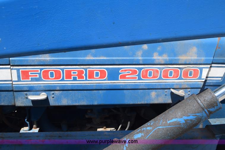 image for item L2709 Ford 2000 tractor