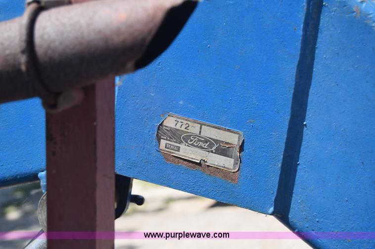 image for item L2709 Ford 2000 tractor