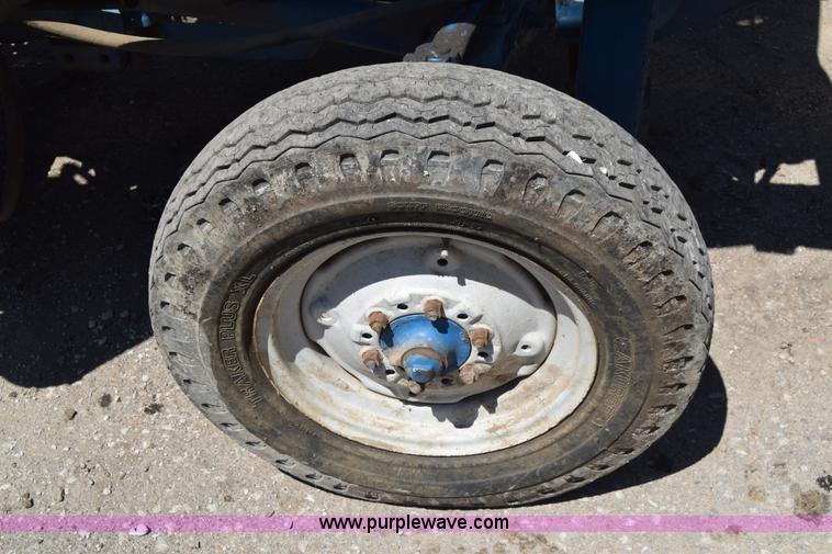 image for item L2709 Ford 2000 tractor