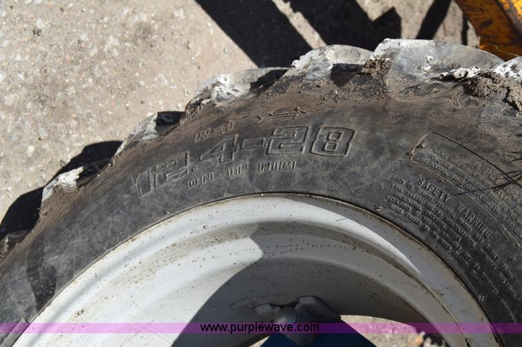 image for item L2709 Ford 2000 tractor