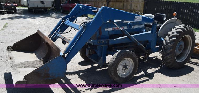 image for item L2709 Ford 2000 tractor