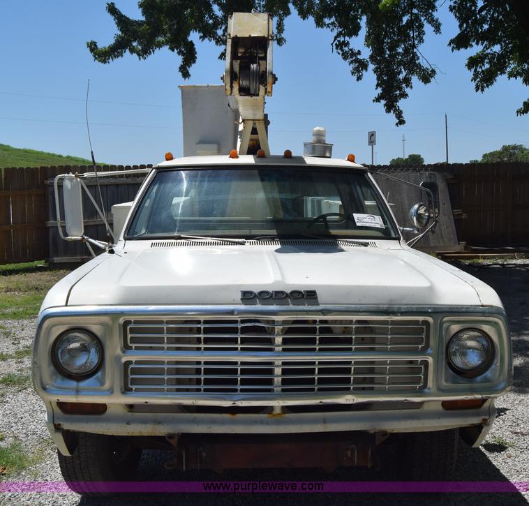 image for item L2715 1980 Dodge D40 bucket truck