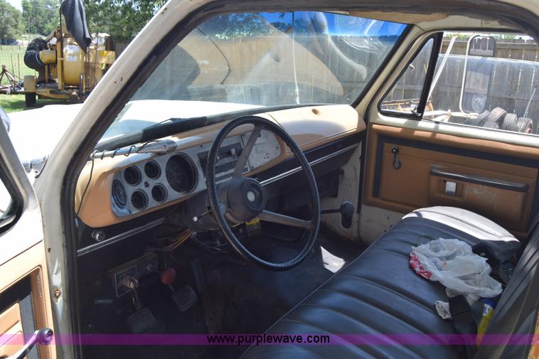 image for item L2715 1980 Dodge D40 bucket truck