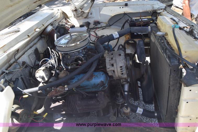 image for item L2715 1980 Dodge D40 bucket truck