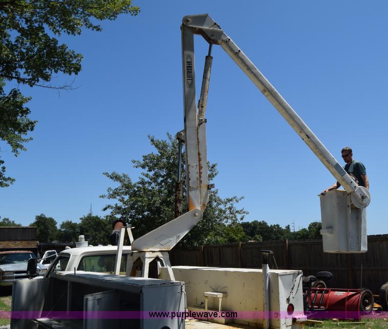 image for item L2715 1980 Dodge D40 bucket truck