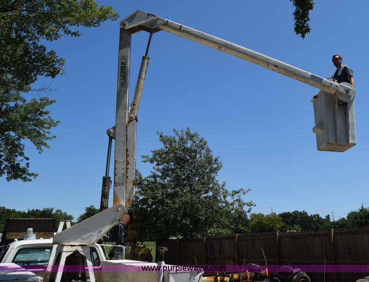 image for item L2715 1980 Dodge D40 bucket truck