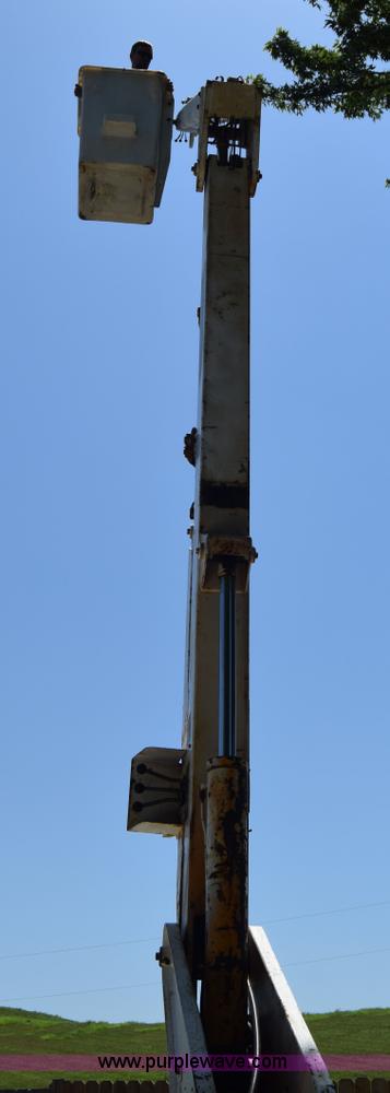 image for item L2715 1980 Dodge D40 bucket truck