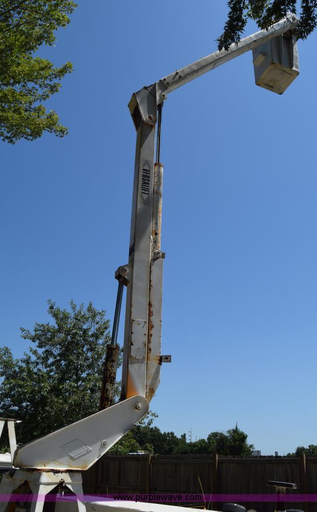 image for item L2715 1980 Dodge D40 bucket truck