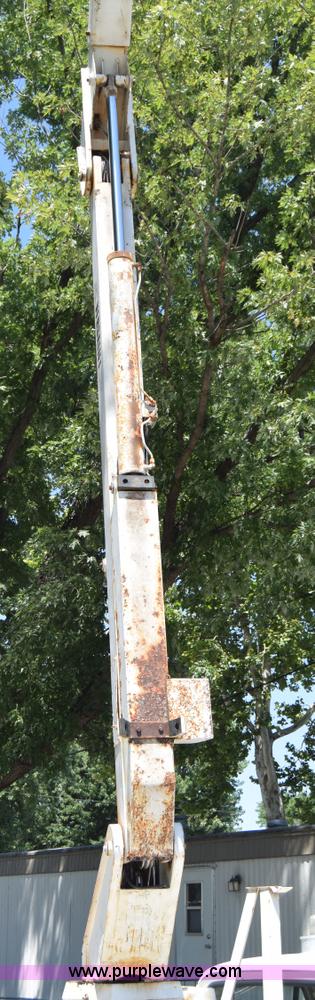 image for item L2715 1980 Dodge D40 bucket truck