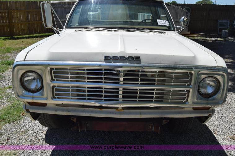 image for item L2715 1980 Dodge D40 bucket truck