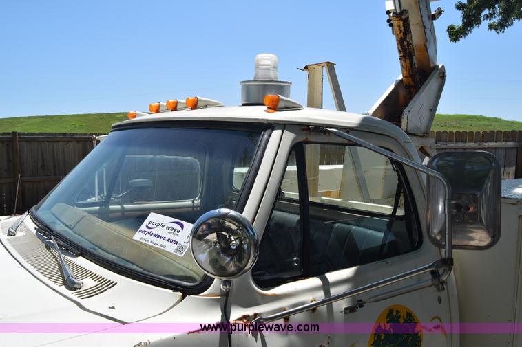 image for item L2715 1980 Dodge D40 bucket truck