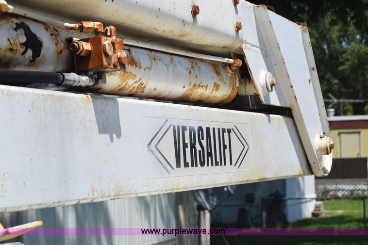 image for item L2715 1980 Dodge D40 bucket truck