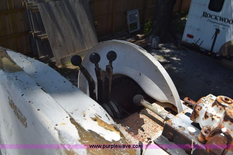 image for item L2715 1980 Dodge D40 bucket truck