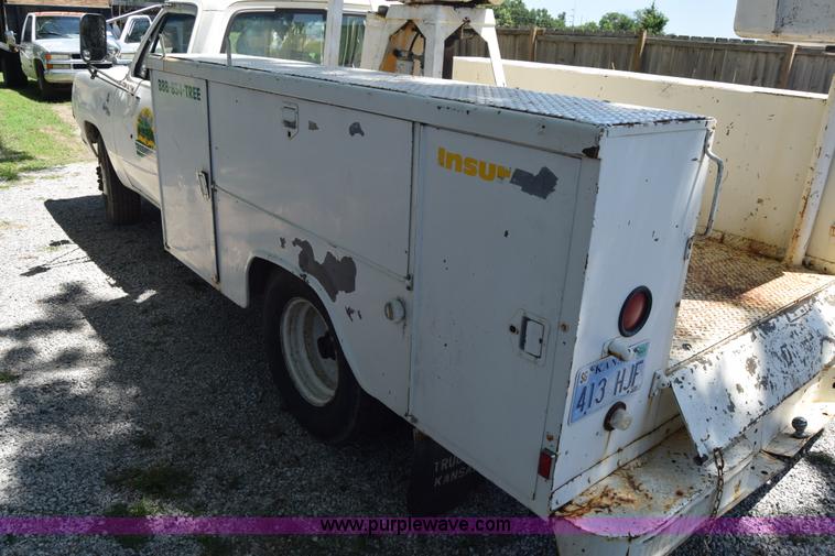 image for item L2715 1980 Dodge D40 bucket truck