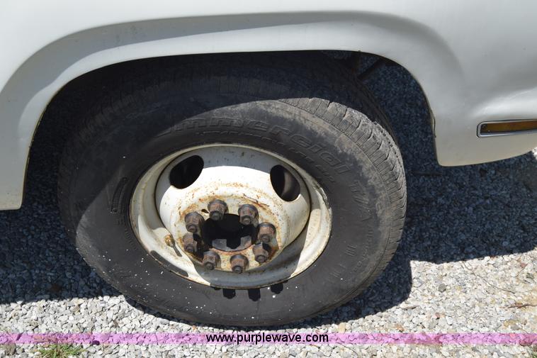 image for item L2715 1980 Dodge D40 bucket truck