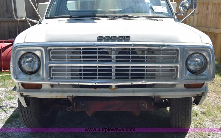 image for item L2715 1980 Dodge D40 bucket truck