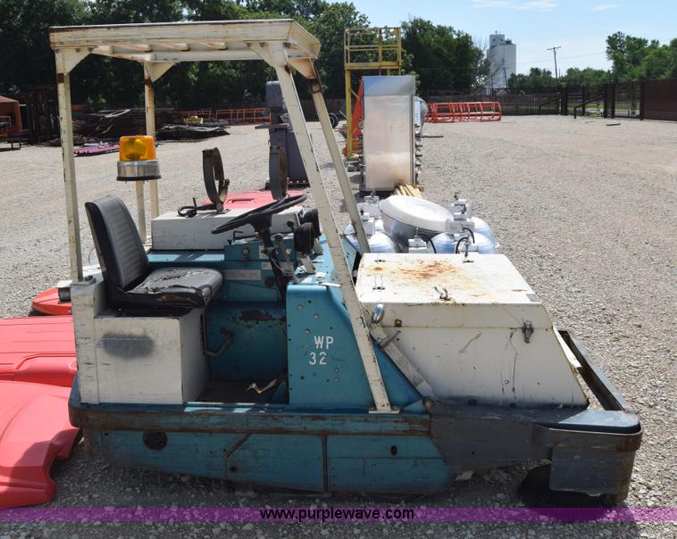 image for item L2720 Tennant 280 power sweeper