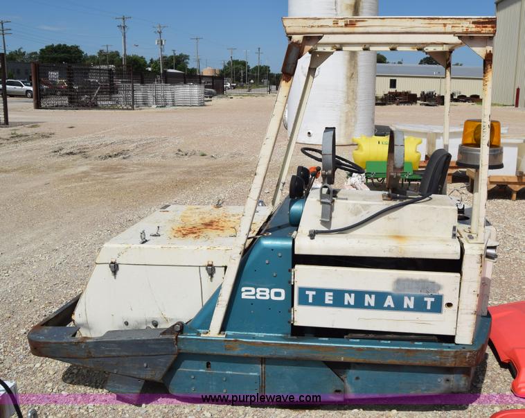 image for item L2720 Tennant 280 power sweeper