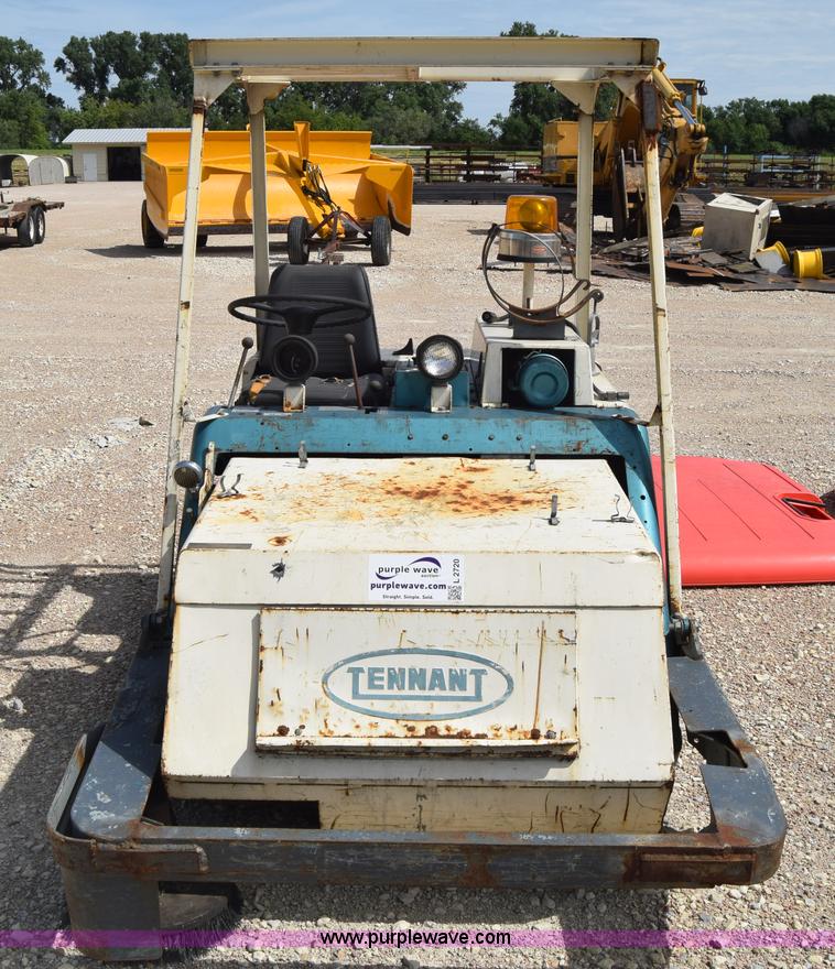 image for item L2720 Tennant 280 power sweeper