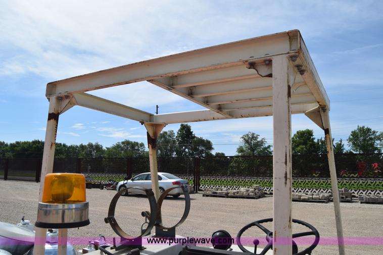 image for item L2720 Tennant 280 power sweeper