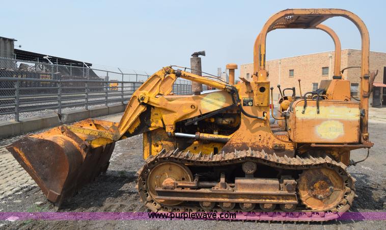 image for item L6742 International 100E track loader