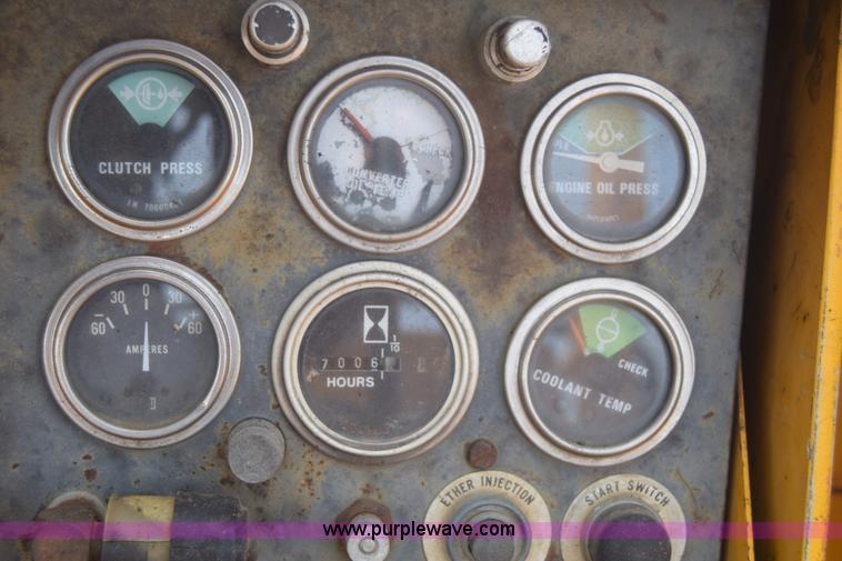 image for item L6742 International 100E track loader