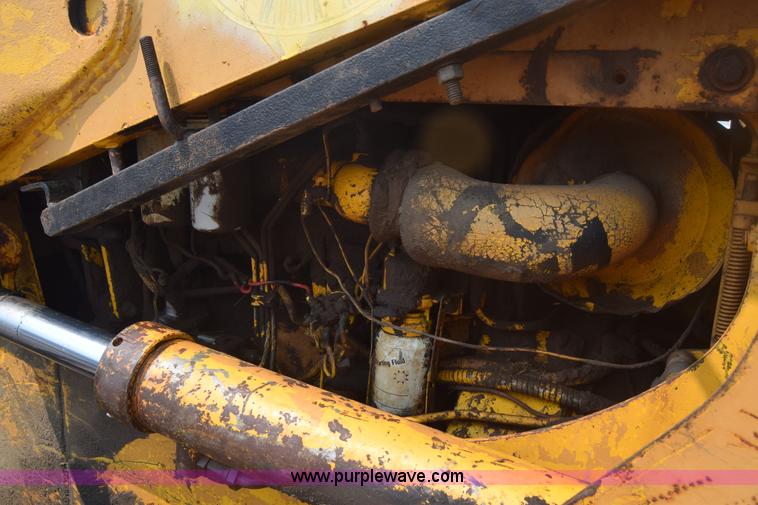 image for item L6742 International 100E track loader