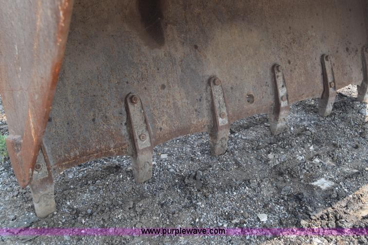 image for item L6742 International 100E track loader