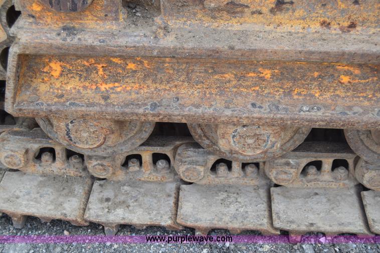 image for item L6742 International 100E track loader